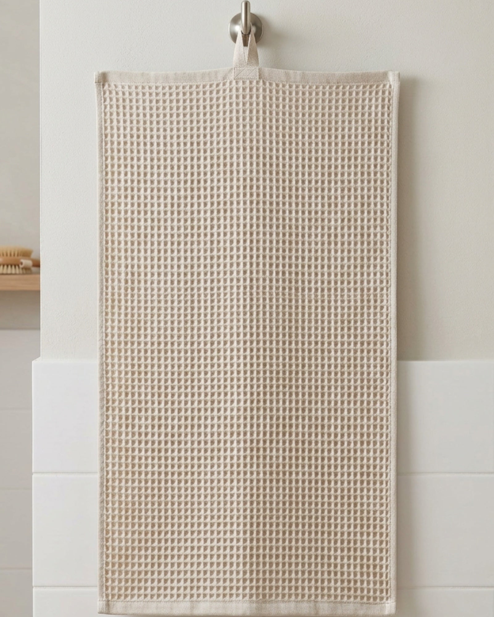 Wfkvd Cotton Waffle Weave Bath Towel Oatmeal - Lifestyle view